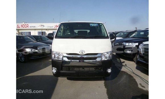 Acheter Import Voiture Toyota Hiace Blanc à Import - Dubai, Attapeu Province Acheter Import Voiture Toyota Hiace Blanc à Import - Dubai, Attapeu Province