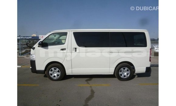 Acheter Import Voiture Toyota Hiace Blanc à Import - Dubai, Attapeu Province Acheter Import Voiture Toyota Hiace Blanc à Import - Dubai, Attapeu Province
