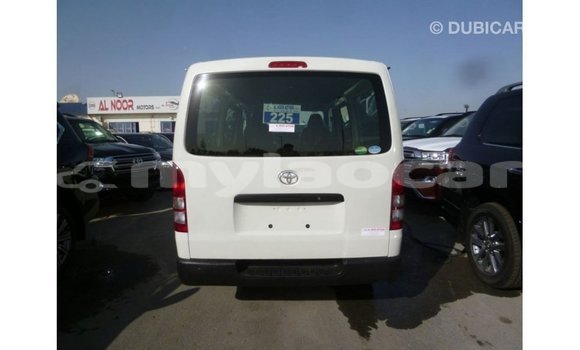 Acheter Import Voiture Toyota Hiace Blanc à Import - Dubai, Attapeu Province Acheter Import Voiture Toyota Hiace Blanc à Import - Dubai, Attapeu Province