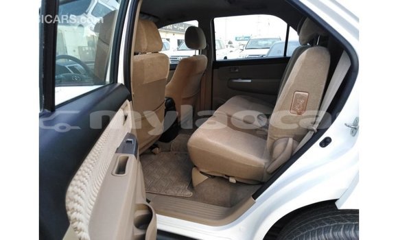 ຊື້ ການ ນຳ ເຂົ້າ Toyota Fortuner White ລົດ ໃນ Import - Dubai ໃນ Attapeu Province ຊື້ ການ ນຳ ເຂົ້າ Toyota Fortuner White ລົດ ໃນ Import - Dubai ໃນ Attapeu Province
