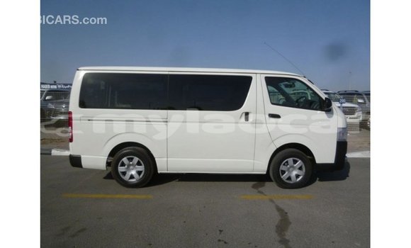 Acheter Import Voiture Toyota Hiace Blanc à Import - Dubai, Attapeu Province Acheter Import Voiture Toyota Hiace Blanc à Import - Dubai, Attapeu Province