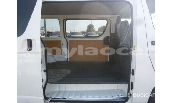 Acheter Import Voiture Toyota Hiace Blanc à Import - Dubai, Attapeu Province Acheter Import Voiture Toyota Hiace Blanc à Import - Dubai, Attapeu Province