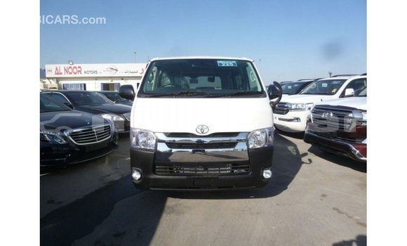 Acheter Import Voiture Toyota Hiace Blanc à Import - Dubai, Attapeu Province Acheter Import Voiture Toyota Hiace Blanc à Import - Dubai, Attapeu Province