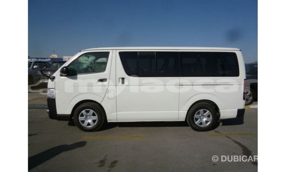 Acheter Import Voiture Toyota Hiace Blanc à Import - Dubai, Attapeu Province Acheter Import Voiture Toyota Hiace Blanc à Import - Dubai, Attapeu Province