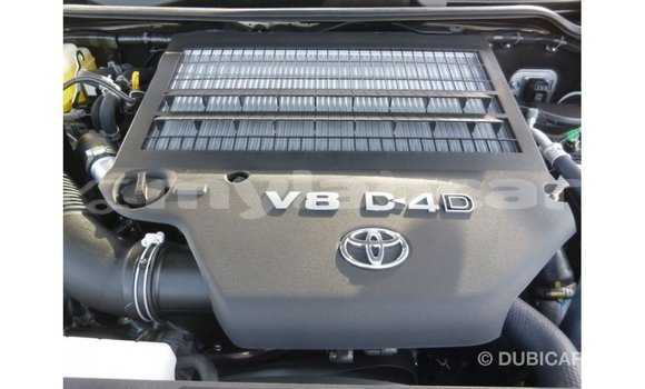 ຊື້ ການ ນຳ ເຂົ້າ Toyota Land Cruiser White ລົດ ໃນ Import - Dubai ໃນ Attapeu Province ຊື້ ການ ນຳ ເຂົ້າ Toyota Land Cruiser White ລົດ ໃນ Import - Dubai ໃນ Attapeu Province