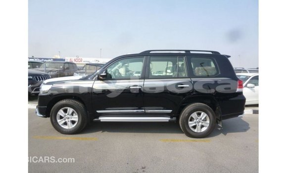 Acheter Import Voiture Toyota Land Cruiser Noir à Import - Dubai, Attapeu Province Acheter Import Voiture Toyota Land Cruiser Noir à Import - Dubai, Attapeu Province