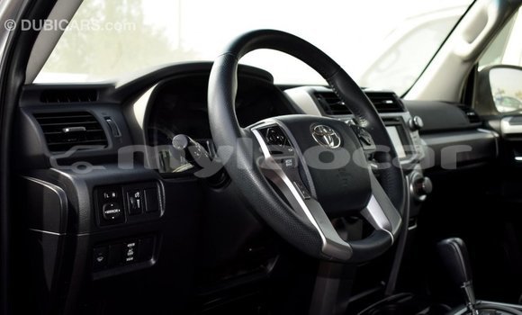 Buy Import Toyota HiAce Other Truck in Import - Dubai in Attapeu Province Buy Import Toyota HiAce Other Truck in Import - Dubai in Attapeu Province