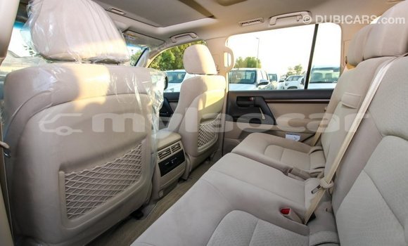 Buy Import Toyota Land Cruiser White Car in Import - Dubai in Attapeu Province Buy Import Toyota Land Cruiser White Car in Import - Dubai in Attapeu Province