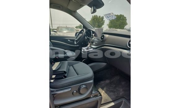 Buy Import Mercedes-Benz 250 Black Car in Import - Dubai in Attapeu Province Buy Import Mercedes-Benz 250 Black Car in Import - Dubai in Attapeu Province
