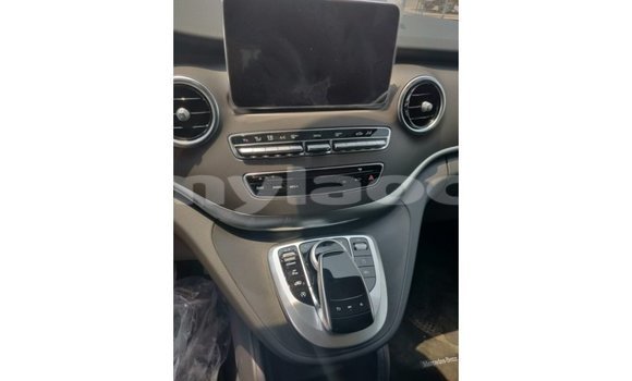 Buy Import Mercedes-Benz 250 Black Car in Import - Dubai in Attapeu Province Buy Import Mercedes-Benz 250 Black Car in Import - Dubai in Attapeu Province