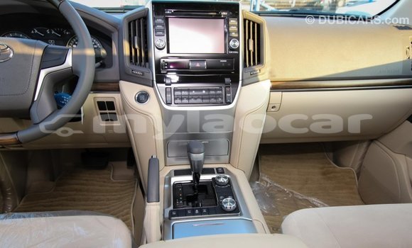 Buy Import Toyota Land Cruiser White Car in Import - Dubai in Attapeu Province Buy Import Toyota Land Cruiser White Car in Import - Dubai in Attapeu Province