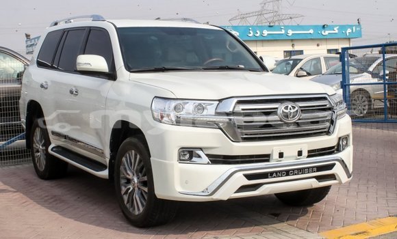 ຊື້ ການ ນຳ ເຂົ້າ Toyota Land Cruiser White ລົດ ໃນ Import - Dubai ໃນ Attapeu Province ຊື້ ການ ນຳ ເຂົ້າ Toyota Land Cruiser White ລົດ ໃນ Import - Dubai ໃນ Attapeu Province