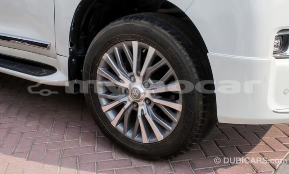 ຊື້ ການ ນຳ ເຂົ້າ Toyota Land Cruiser White ລົດ ໃນ Import - Dubai ໃນ Attapeu Province ຊື້ ການ ນຳ ເຂົ້າ Toyota Land Cruiser White ລົດ ໃນ Import - Dubai ໃນ Attapeu Province