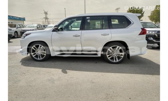 Acheter Import Voiture Lexus LX Blanc à Import - Dubai, Attapeu Province Acheter Import Voiture Lexus LX Blanc à Import - Dubai, Attapeu Province