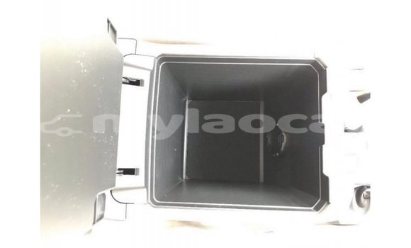 Acheter Import Voiture Toyota Prado Marron à Import - Dubai, Attapeu Province Acheter Import Voiture Toyota Prado Marron à Import - Dubai, Attapeu Province