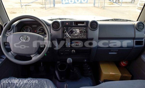 Buy Import Toyota Land Cruiser White Car in Import - Dubai in Attapeu Province Buy Import Toyota Land Cruiser White Car in Import - Dubai in Attapeu Province