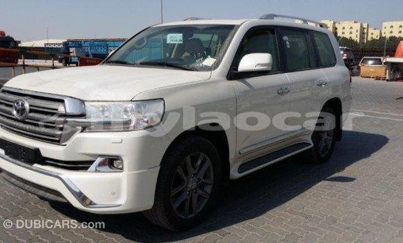 Buy Import Toyota Land Cruiser White Car in Import - Dubai in Attapeu Province Buy Import Toyota Land Cruiser White Car in Import - Dubai in Attapeu Province