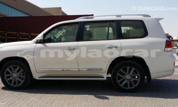 Buy Import Toyota Land Cruiser White Car in Import - Dubai in Attapeu Province Buy Import Toyota Land Cruiser White Car in Import - Dubai in Attapeu Province