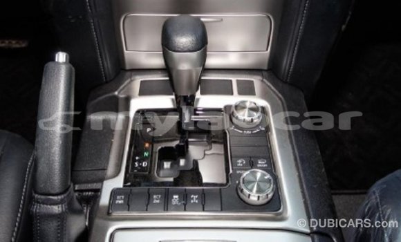 Buy Import Toyota Land Cruiser White Car in Import - Dubai in Attapeu Province Buy Import Toyota Land Cruiser White Car in Import - Dubai in Attapeu Province