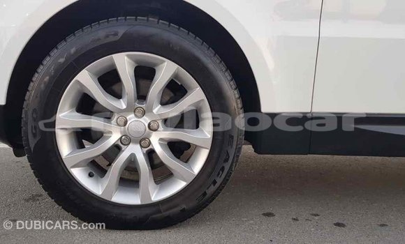 Buy Import Land Rover Range Rover White Car in Import - Dubai in Attapeu Province Buy Import Land Rover Range Rover White Car in Import - Dubai in Attapeu Province