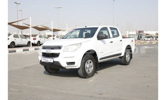 Buy Import Chevrolet Colorado White Car in Import - Dubai in Attapeu Province