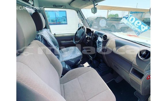 Buy Import Toyota Land Cruiser Beige Car in Import - Dubai in Attapeu Province Buy Import Toyota Land Cruiser Beige Car in Import - Dubai in Attapeu Province