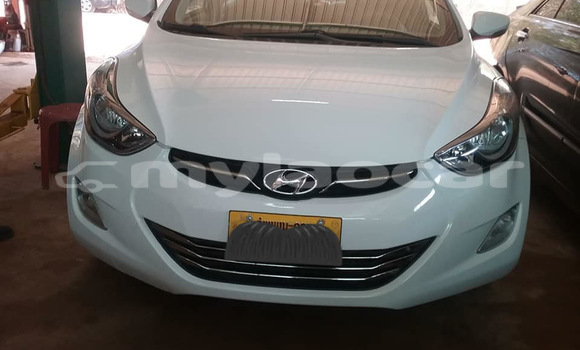 Buy Used Hyundai Elantra White Car in Vientiane in Vientiane Province