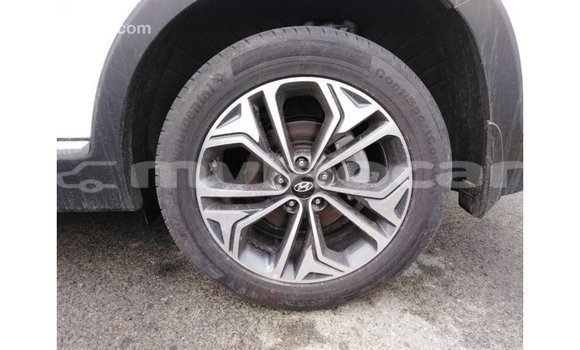 Buy Import Hyundai Santa Fe White Car in Import - Dubai in Attapeu Province Buy Import Hyundai Santa Fe White Car in Import - Dubai in Attapeu Province