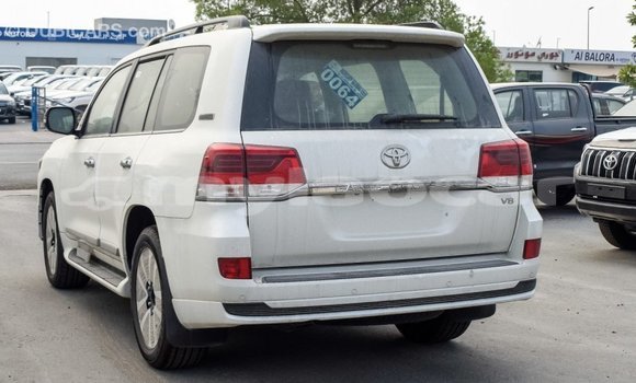 Buy Import Toyota Land Cruiser White Car in Import - Dubai in Attapeu Province Buy Import Toyota Land Cruiser White Car in Import - Dubai in Attapeu Province