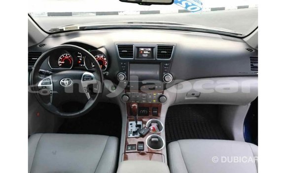 Buy Import Toyota Highlander Blue Car in Import - Dubai in Attapeu Province Buy Import Toyota Highlander Blue Car in Import - Dubai in Attapeu Province