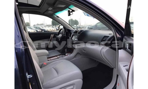Buy Import Toyota Highlander Blue Car in Import - Dubai in Attapeu Province Buy Import Toyota Highlander Blue Car in Import - Dubai in Attapeu Province