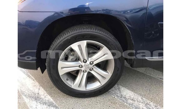 Buy Import Toyota Highlander Blue Car in Import - Dubai in Attapeu Province Buy Import Toyota Highlander Blue Car in Import - Dubai in Attapeu Province