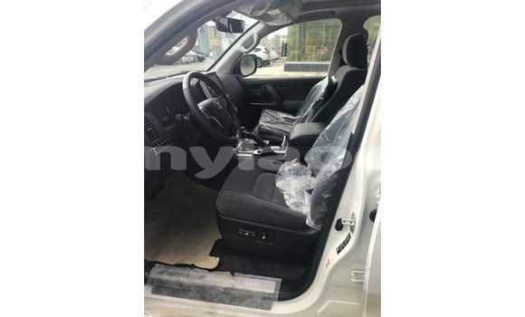 Buy Import Toyota Land Cruiser White Car in Import - Dubai in Attapeu Province Buy Import Toyota Land Cruiser White Car in Import - Dubai in Attapeu Province