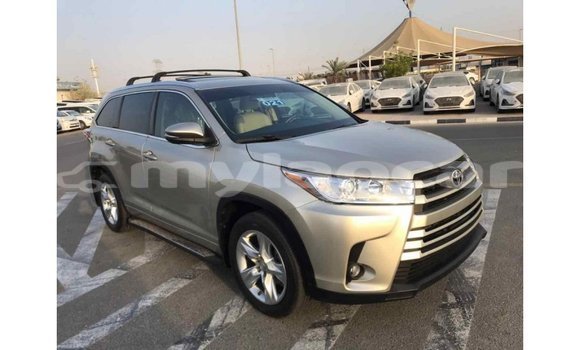 Buy Import Toyota Highlander Beige Car in Import - Dubai in Attapeu Province Buy Import Toyota Highlander Beige Car in Import - Dubai in Attapeu Province