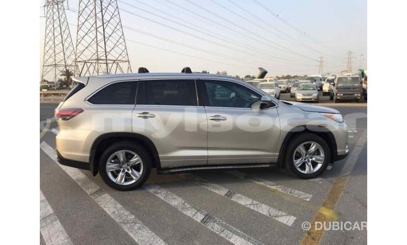 Buy Import Toyota Highlander Beige Car in Import - Dubai in Attapeu Province Buy Import Toyota Highlander Beige Car in Import - Dubai in Attapeu Province