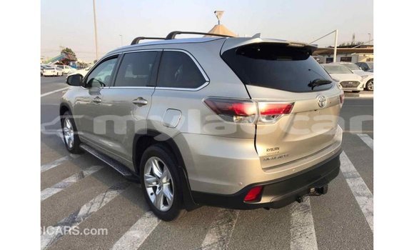 Buy Import Toyota Highlander Beige Car in Import - Dubai in Attapeu Province Buy Import Toyota Highlander Beige Car in Import - Dubai in Attapeu Province