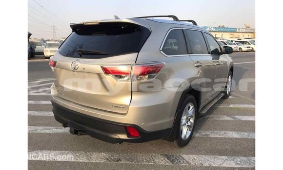Buy Import Toyota Highlander Beige Car in Import - Dubai in Attapeu Province Buy Import Toyota Highlander Beige Car in Import - Dubai in Attapeu Province