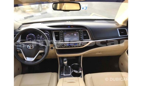 Buy Import Toyota Highlander Beige Car in Import - Dubai in Attapeu Province Buy Import Toyota Highlander Beige Car in Import - Dubai in Attapeu Province