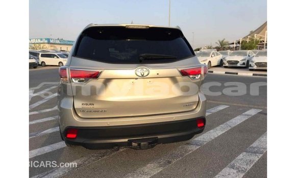 Buy Import Toyota Highlander Beige Car in Import - Dubai in Attapeu Province Buy Import Toyota Highlander Beige Car in Import - Dubai in Attapeu Province