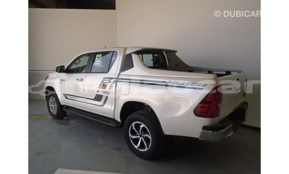 Buy Import Toyota Hilux White Car in Import - Dubai in Attapeu Province Buy Import Toyota Hilux White Car in Import - Dubai in Attapeu Province