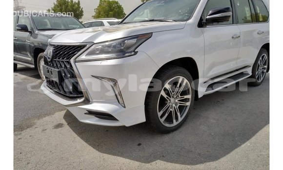Acheter Import Voiture Lexus LX Blanc à Import - Dubai, Attapeu Province Acheter Import Voiture Lexus LX Blanc à Import - Dubai, Attapeu Province