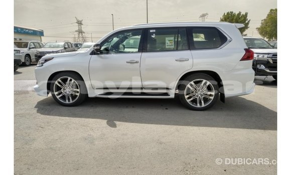 Acheter Import Voiture Lexus LX Blanc à Import - Dubai, Attapeu Province Acheter Import Voiture Lexus LX Blanc à Import - Dubai, Attapeu Province