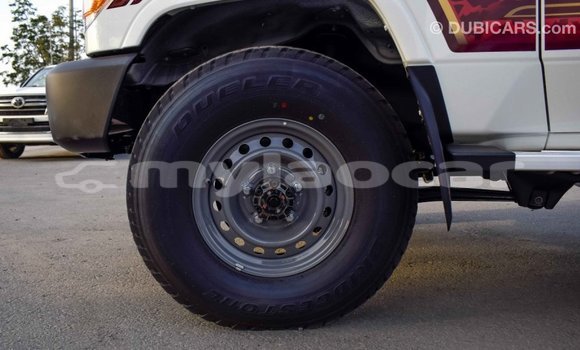 Buy Import Toyota Land Cruiser Beige Car in Import - Dubai in Attapeu Province Buy Import Toyota Land Cruiser Beige Car in Import - Dubai in Attapeu Province