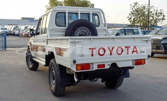 Buy Import Toyota Land Cruiser Beige Car in Import - Dubai in Attapeu Province Buy Import Toyota Land Cruiser Beige Car in Import - Dubai in Attapeu Province