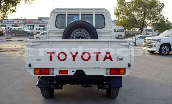 Buy Import Toyota Land Cruiser Beige Car in Import - Dubai in Attapeu Province Buy Import Toyota Land Cruiser Beige Car in Import - Dubai in Attapeu Province