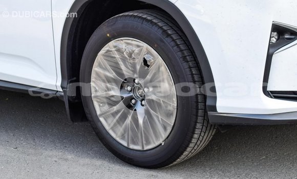 Acheter Import Voiture Lexus RX 300 Blanc à Import - Dubai, Attapeu Province Acheter Import Voiture Lexus RX 300 Blanc à Import - Dubai, Attapeu Province