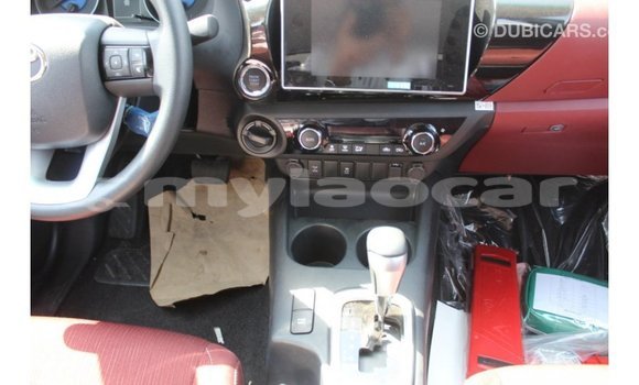 Buy Import Toyota Hilux White Car in Import - Dubai in Attapeu Province Buy Import Toyota Hilux White Car in Import - Dubai in Attapeu Province