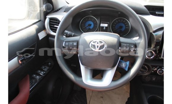 Buy Import Toyota Hilux White Car in Import - Dubai in Attapeu Province Buy Import Toyota Hilux White Car in Import - Dubai in Attapeu Province