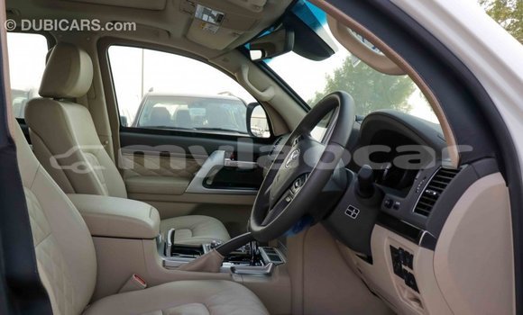 Buy Import Toyota Land Cruiser White Car in Import - Dubai in Attapeu Province Buy Import Toyota Land Cruiser White Car in Import - Dubai in Attapeu Province