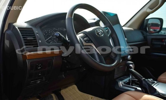 Buy Import Toyota Land Cruiser White Car in Import - Dubai in Attapeu Province Buy Import Toyota Land Cruiser White Car in Import - Dubai in Attapeu Province